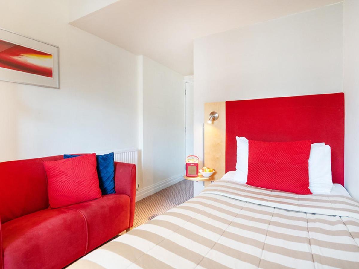 The Berkeley Square 4*