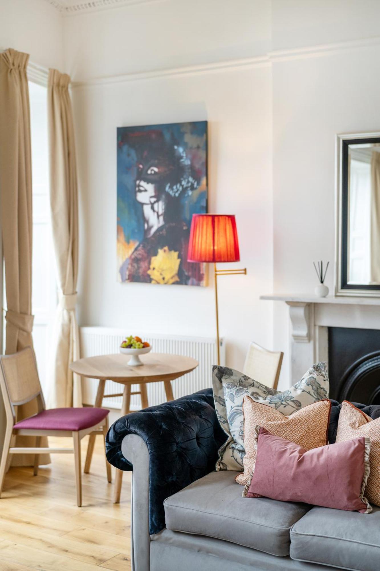 The Berkeley Square 4*